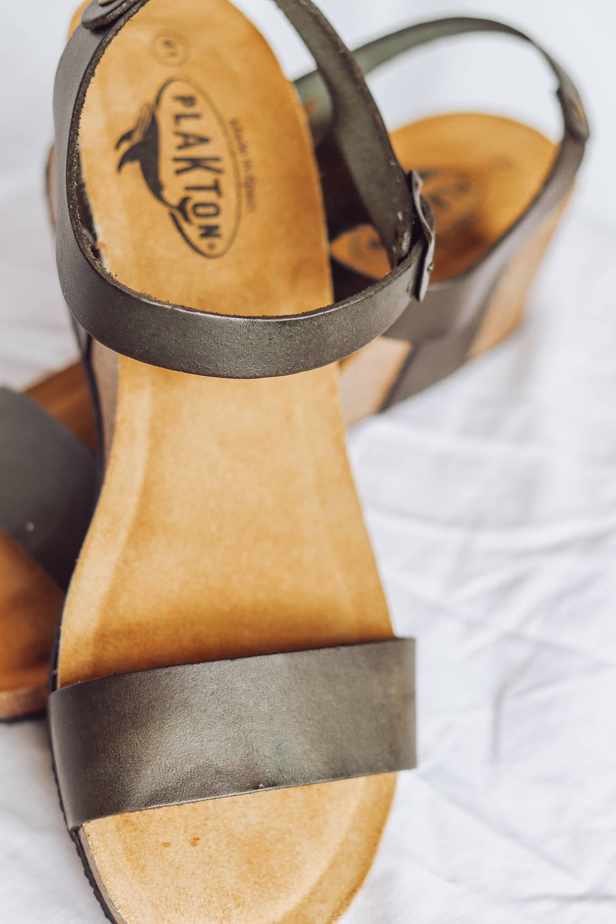 OLIVE WEDGE WOMEN SANDAL