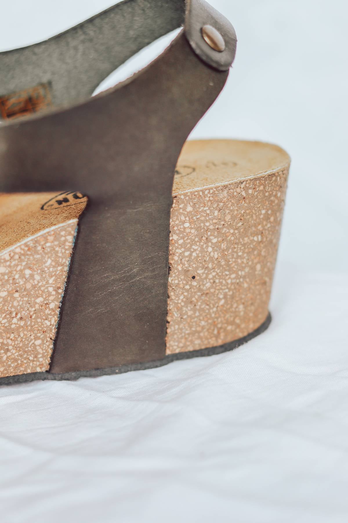 OLIVE WEDGE WOMEN SANDAL