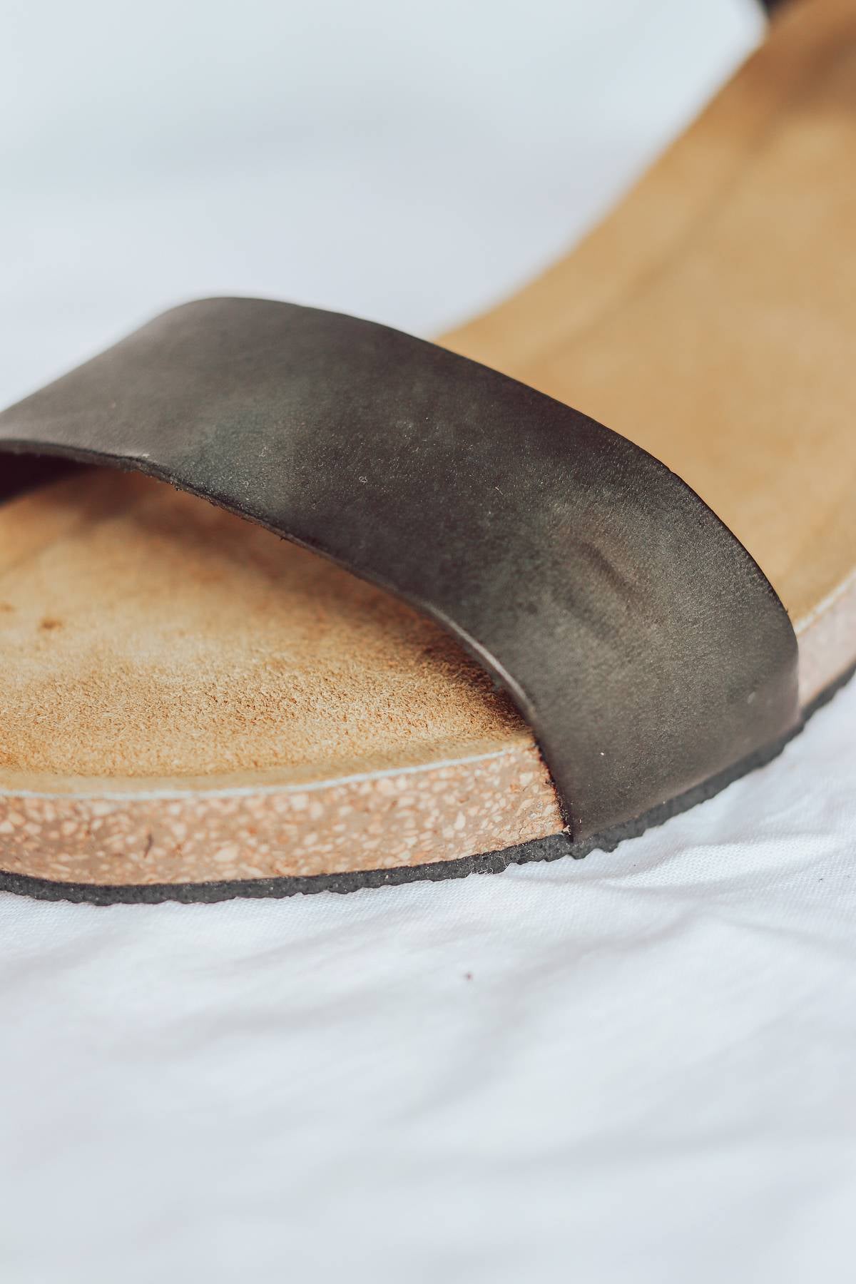 OLIVE WEDGE WOMEN SANDAL