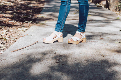WHITE LEATHER CLOG